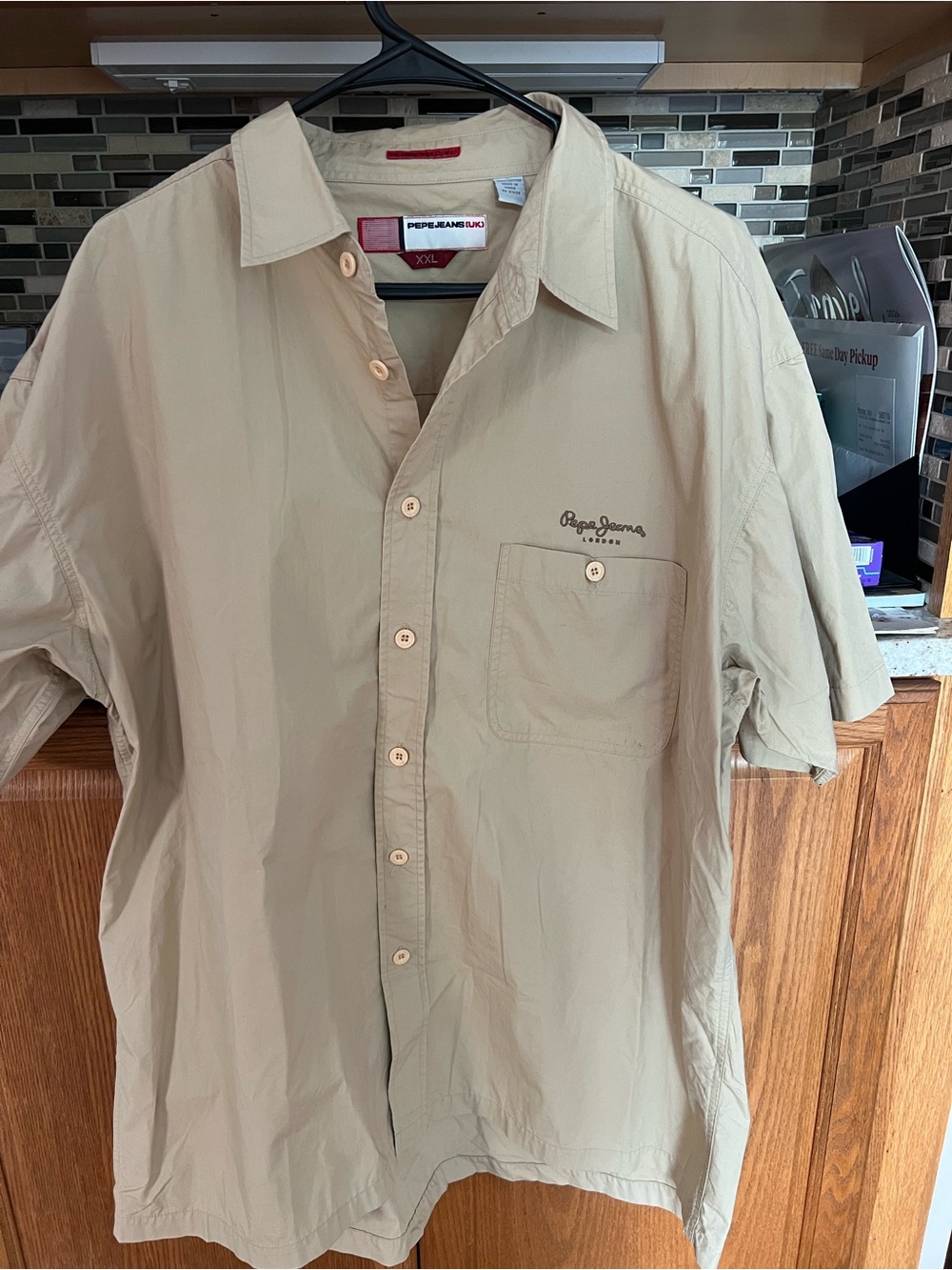 Vintage Men’s XXL Pepe Jeans London Beige Short-Sleeve Button-Up Shirt